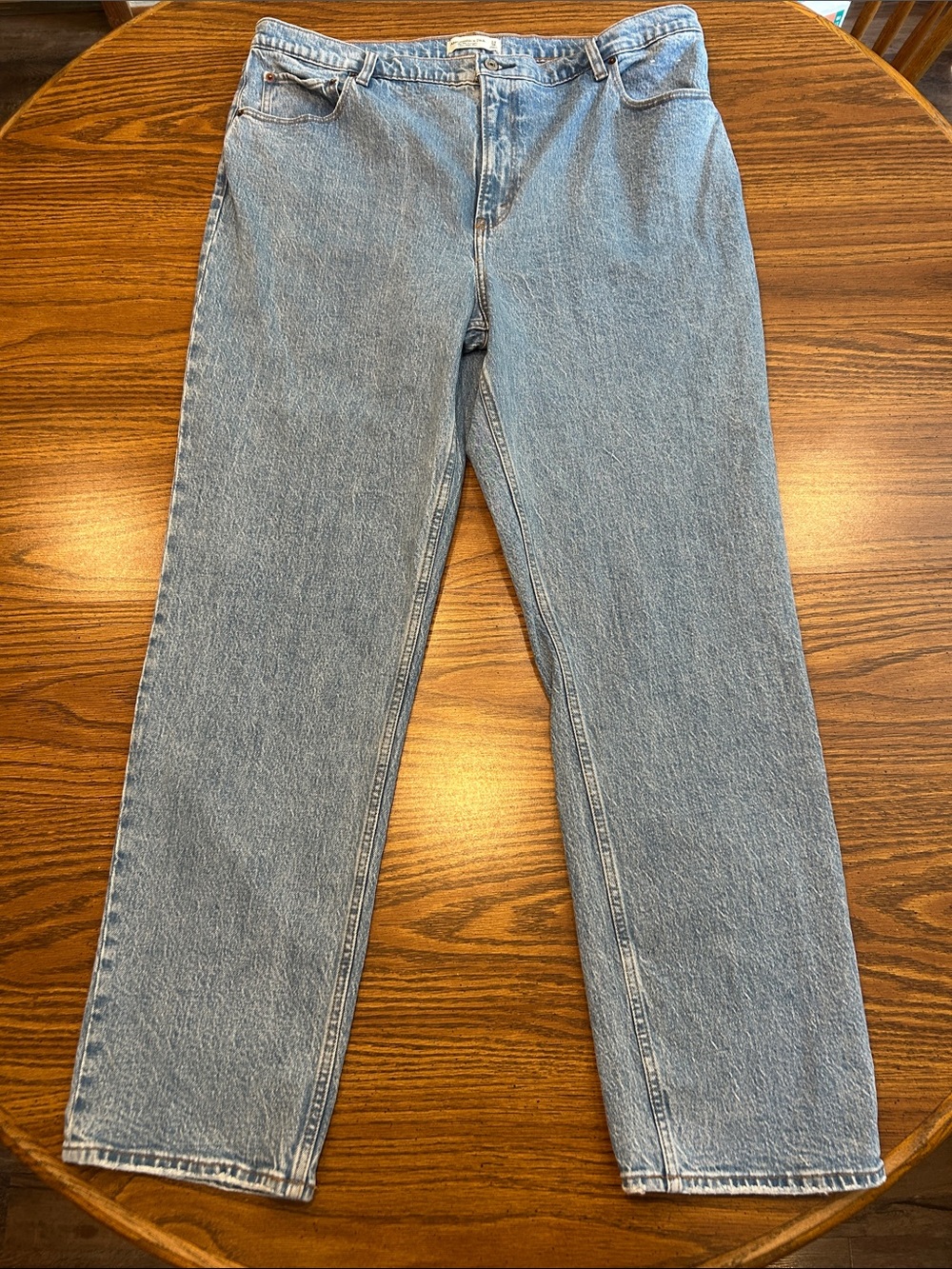 Abercrombie & Fitch The 90’s Straight Ultra High Rise Jeans 34/18L